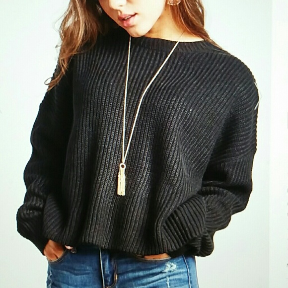 Round Neck Long Sleeves Sweater - Picture 2 of 7